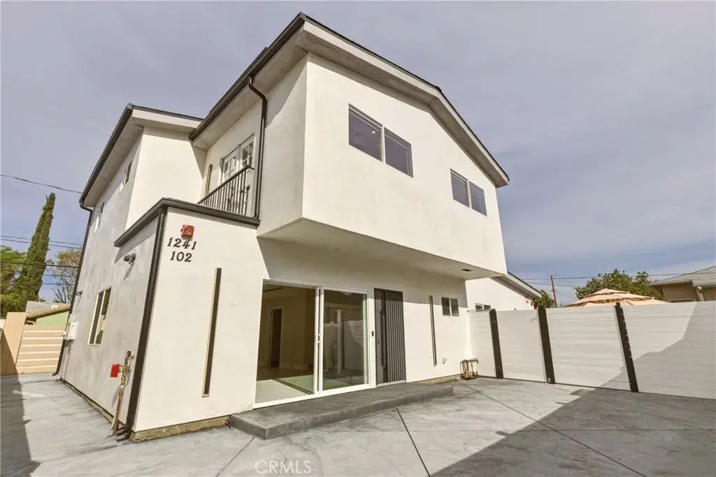1241 Reese Place 102, Burbank