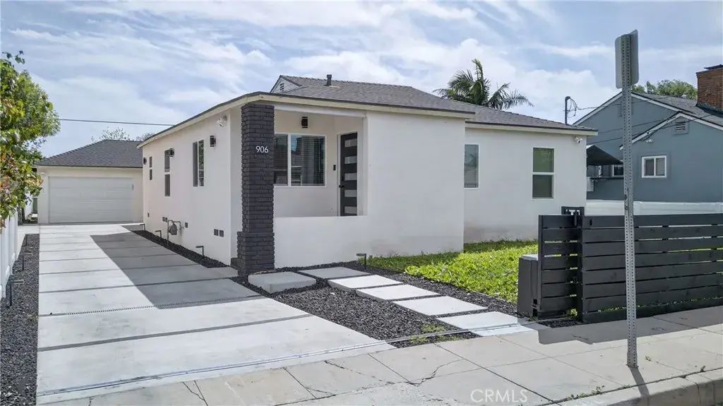 906 W Poplar Street, Compton