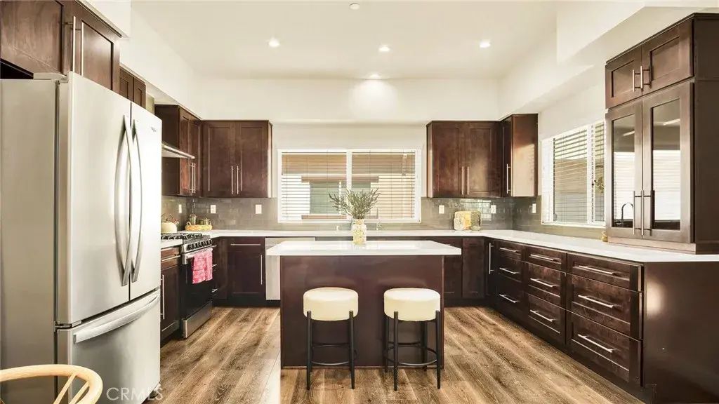 9237 Wakefield Avenue 11, Panorama City
