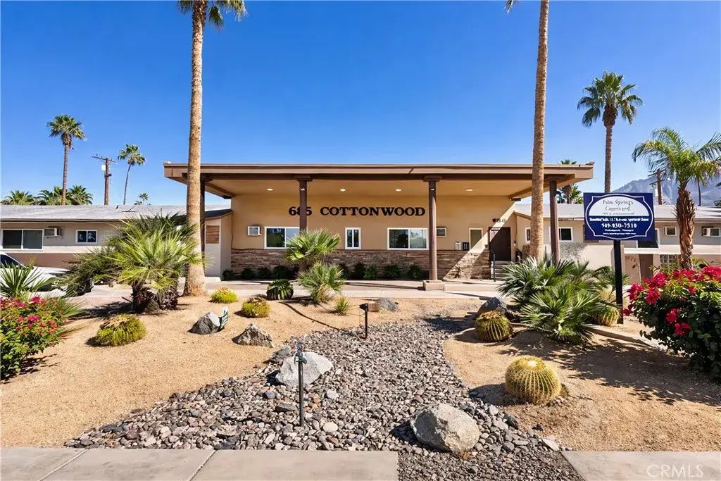 686 E Cottonwood Road A, Palm Springs