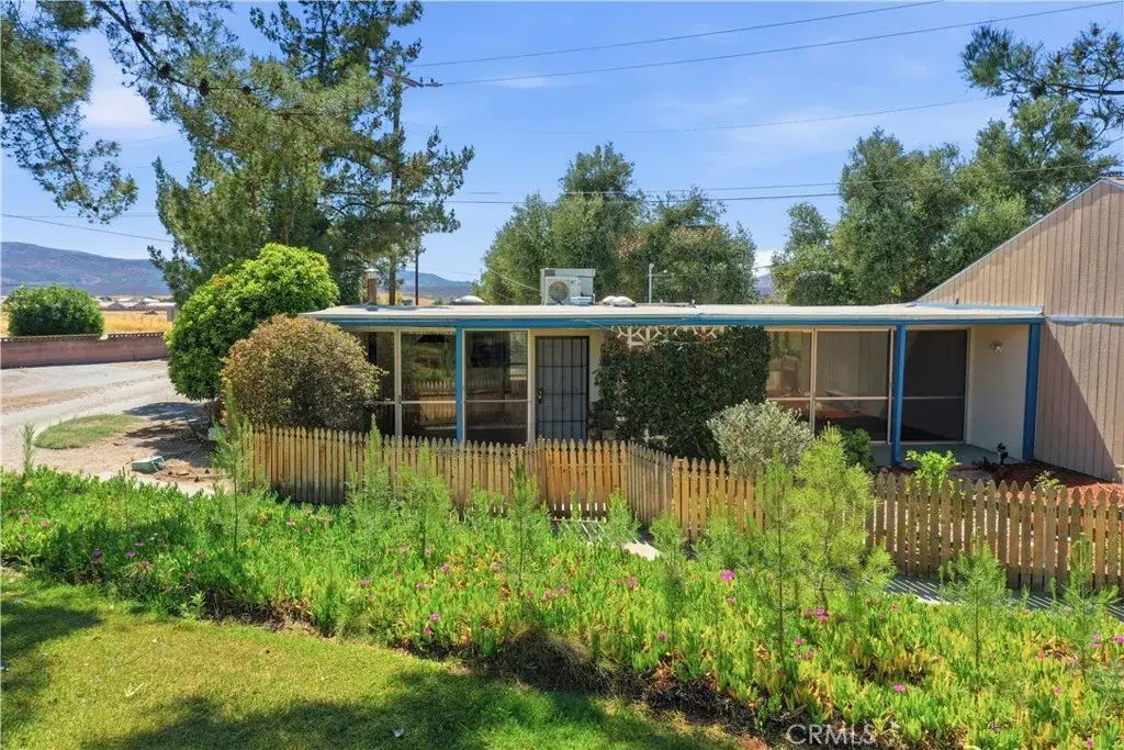 600 Gibbel, Hemet