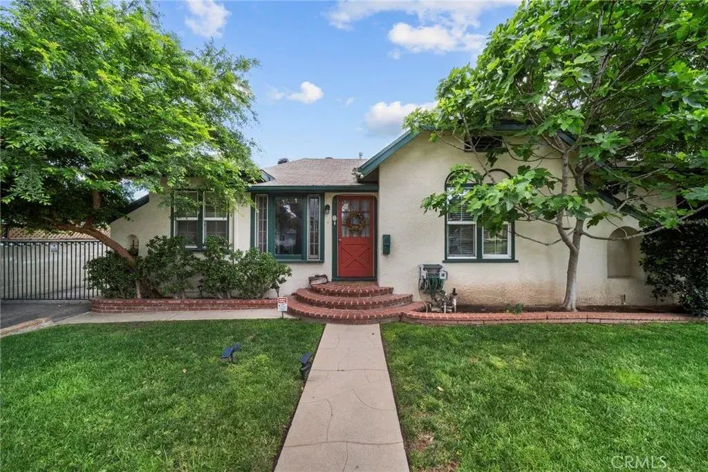 17518 Los Alimos, Granada Hills
