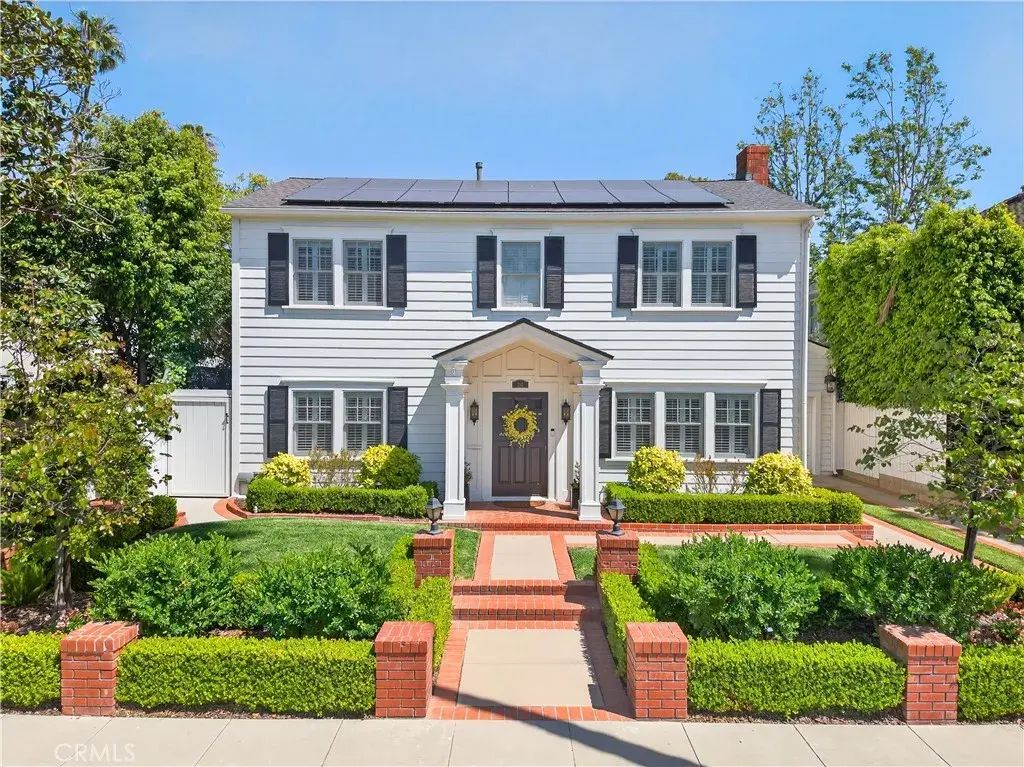 210 Bennett Avenue, Long Beach