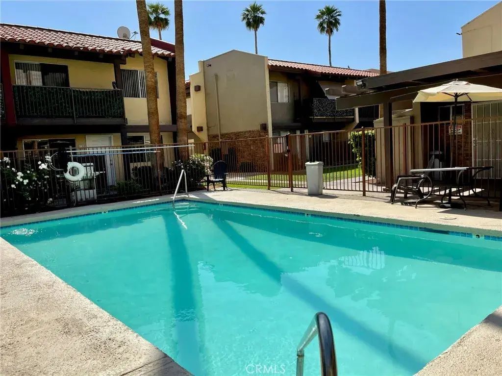 51080 Eisenhower 1, La Quinta