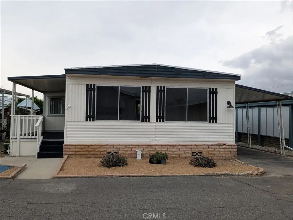881 N Lake 357, Hemet