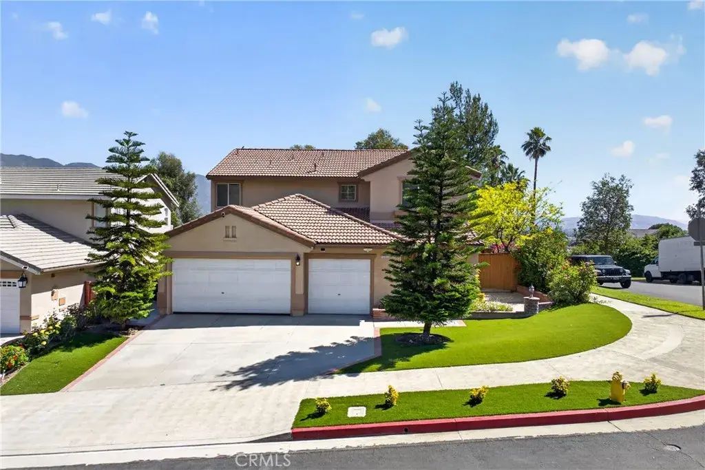 12312 Edgecliff Ave, Sylmar