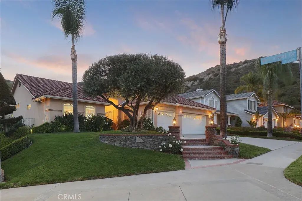 24632 Stagg Street, West Hills