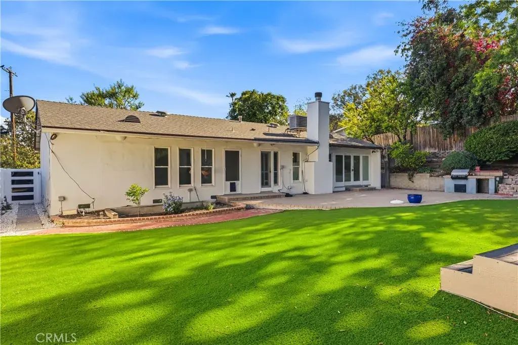 20305 Aetna, Woodland Hills
