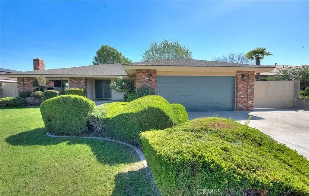4949 Tyler, Chino