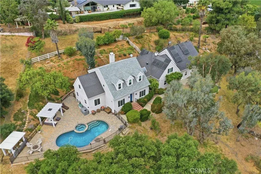 375 Woodland Hills Drive, Escondido