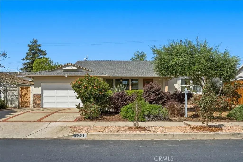 8951 Collett, North Hills