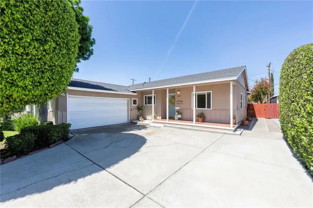 1519 Victoria, Fullerton
