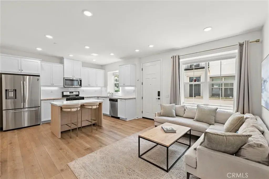 12156 Starling, Whittier