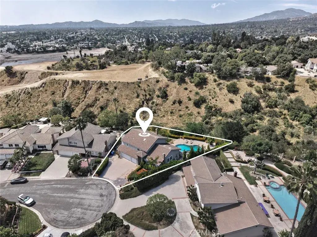 1535 Dove Court, Pasadena