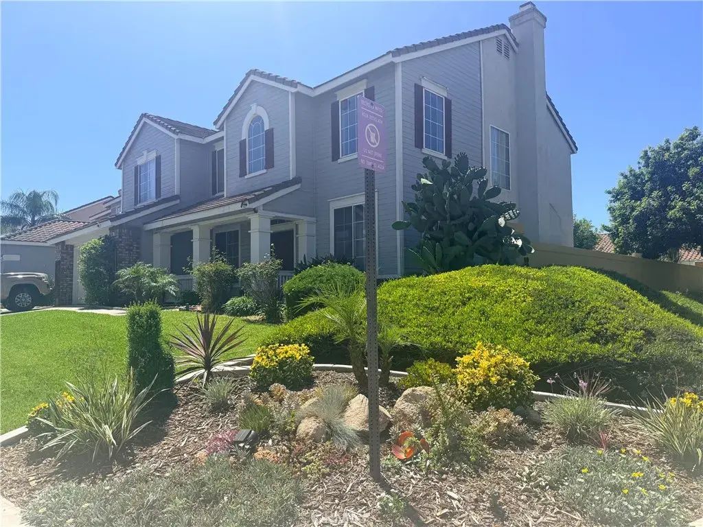 768 Valdosta, Corona