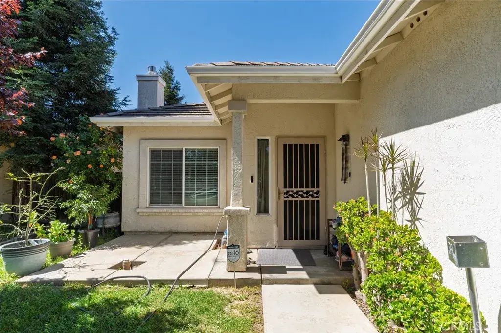 123 Manzanita Avenue, Merced