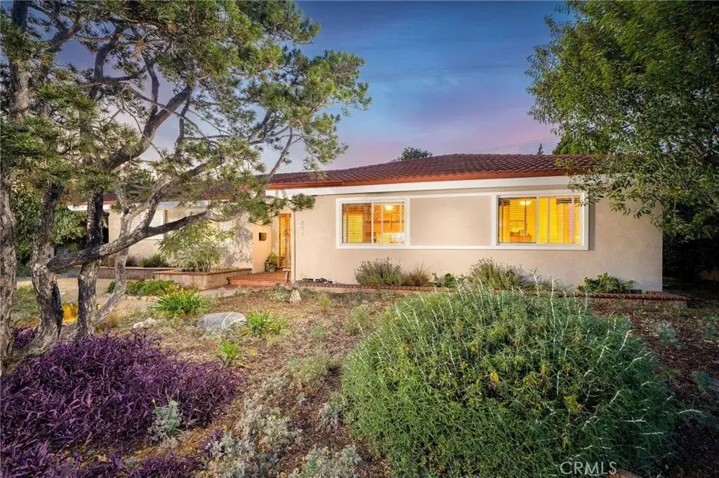 897 Ottawa Drive, Claremont
