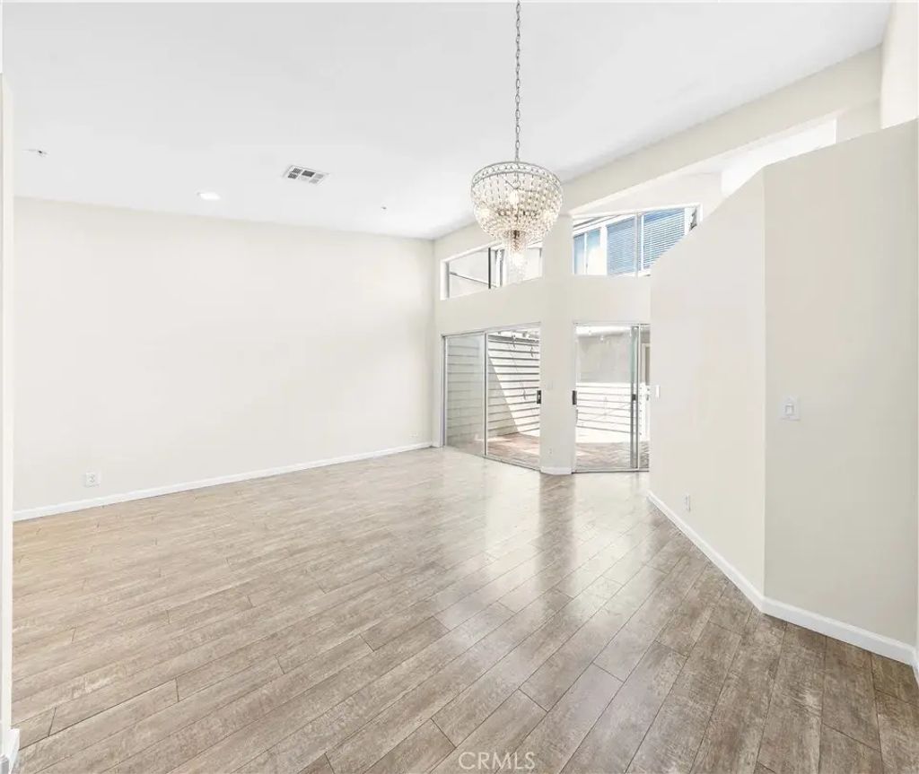 11377 Osborne, Sylmar