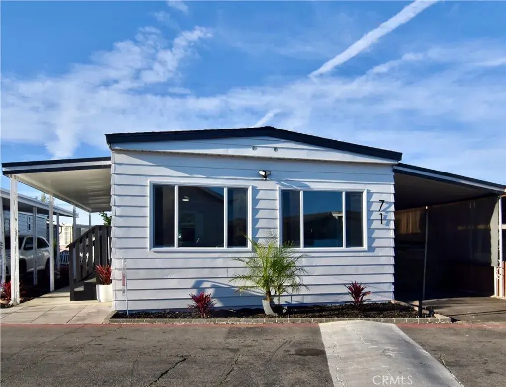 17705 S Western 71, Gardena