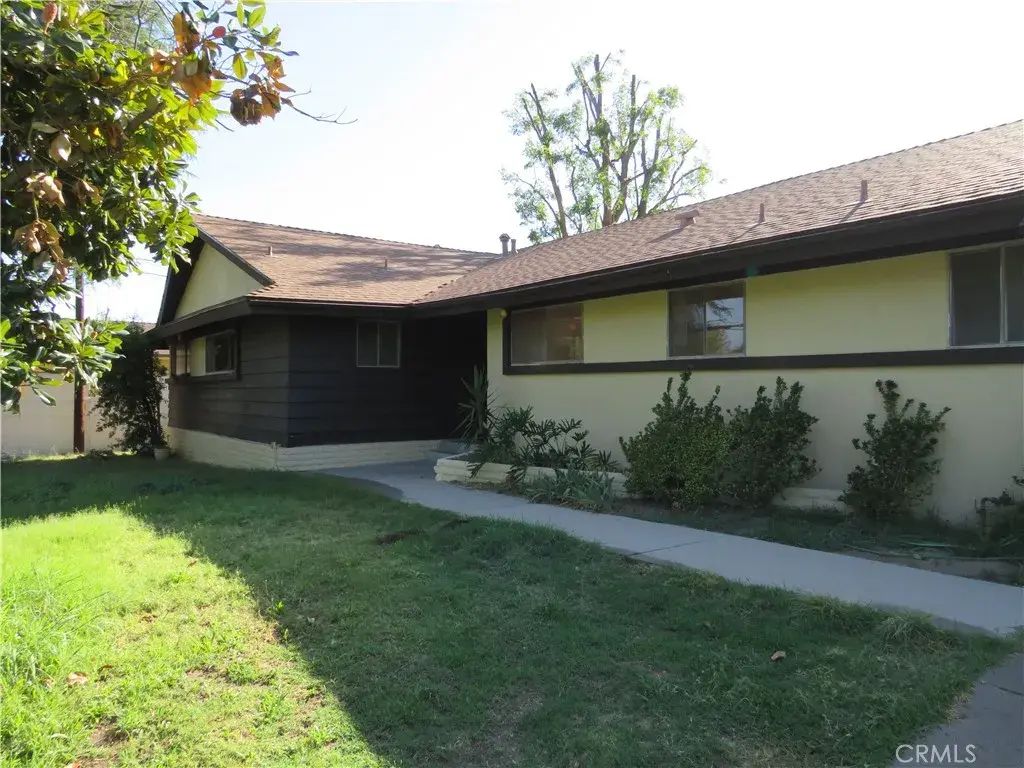 11323 Zelzah, Granada Hills