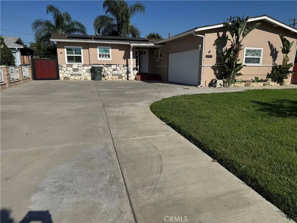 12871 Russell, Chino