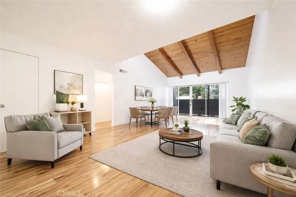 20134 Leadwell 337, Winnetka