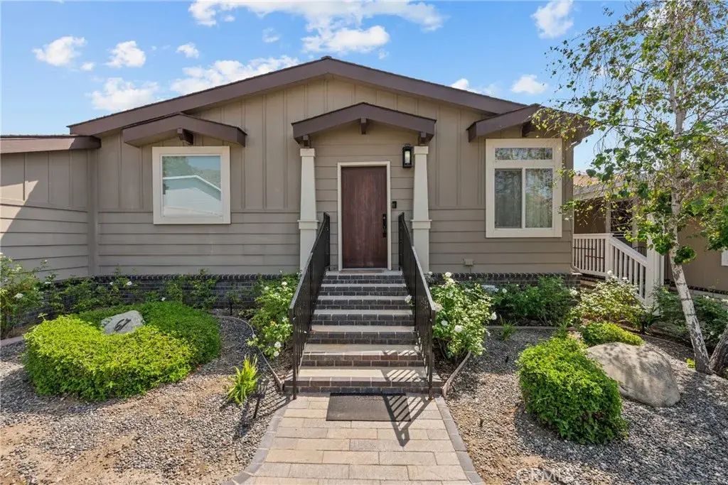 15455 Glenoaks 67, Sylmar