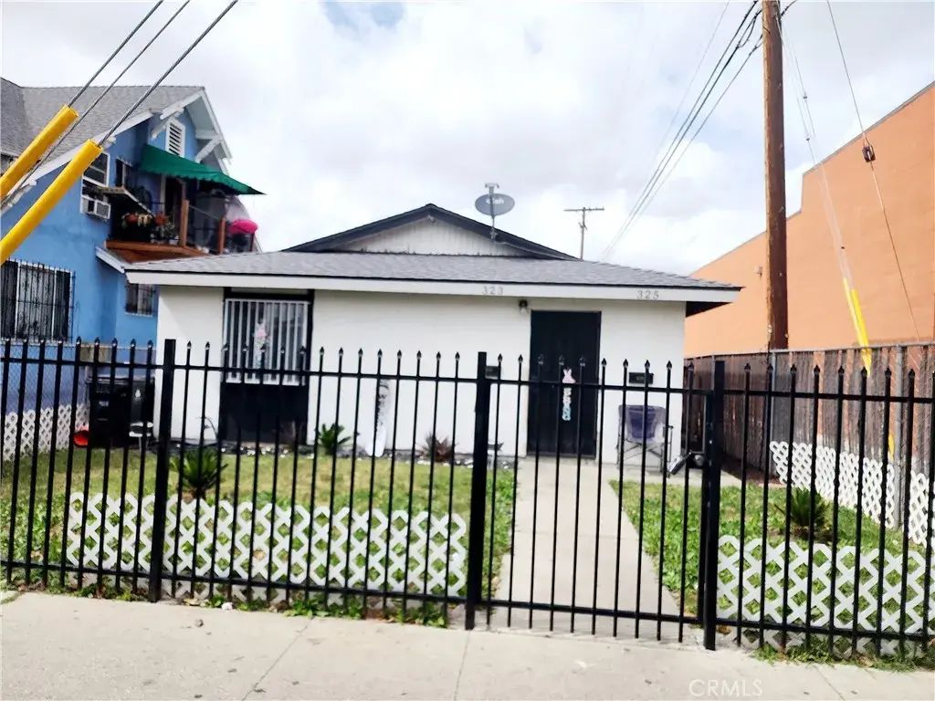 323 W 47th, Los Angeles