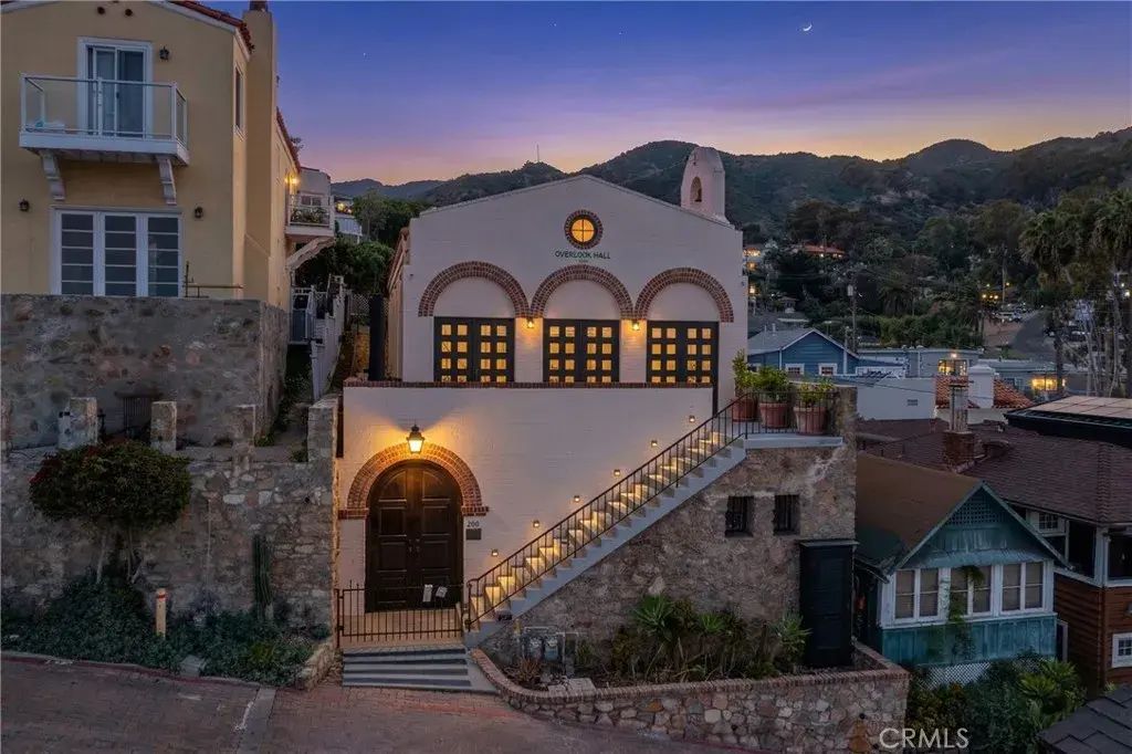 209 E Whittley, Avalon