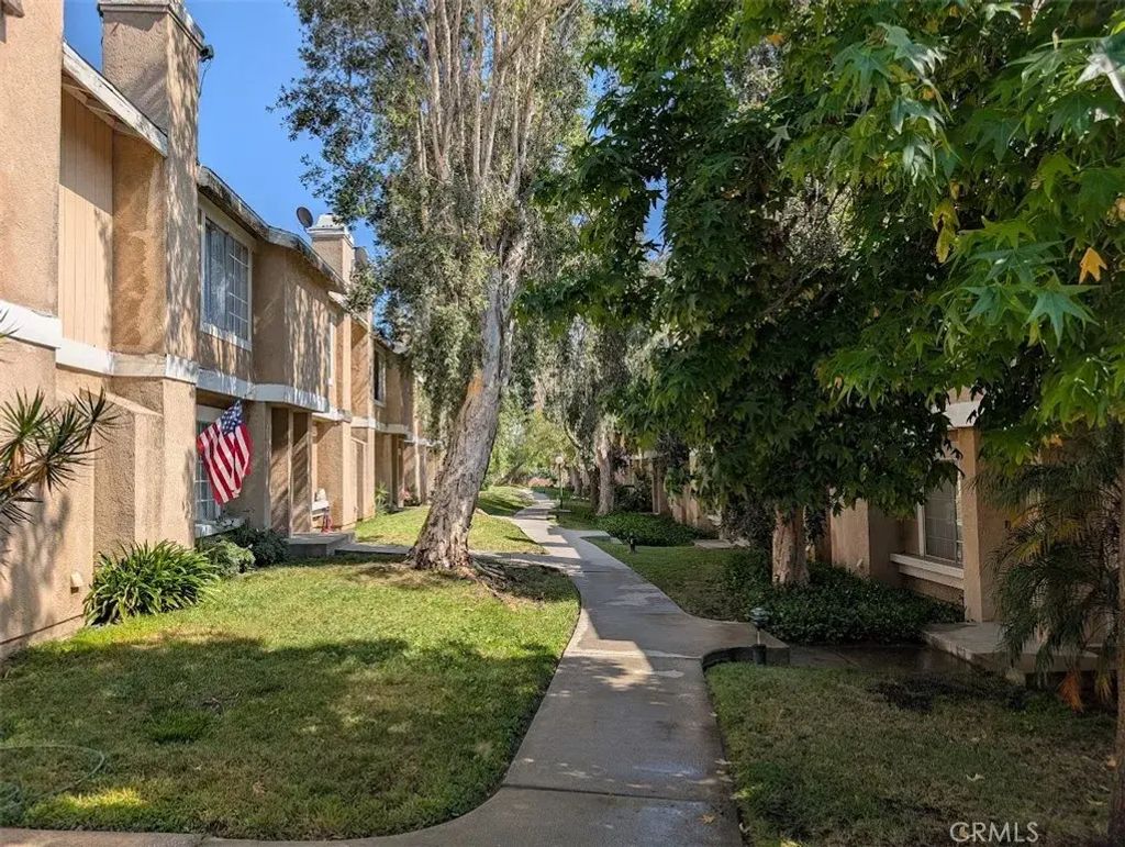 14344 Foothill 1004, Sylmar