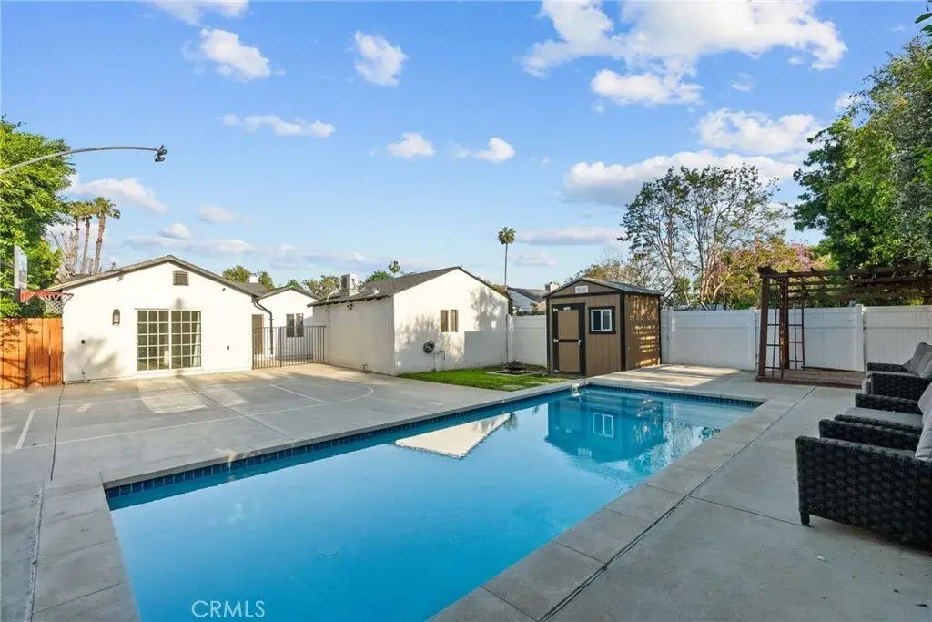 5937 Ranchito, Van Nuys