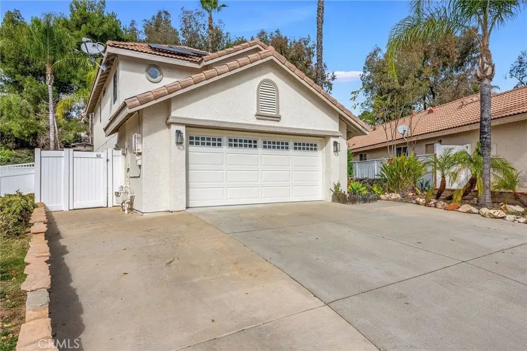39851 Wild Canary, Murrieta