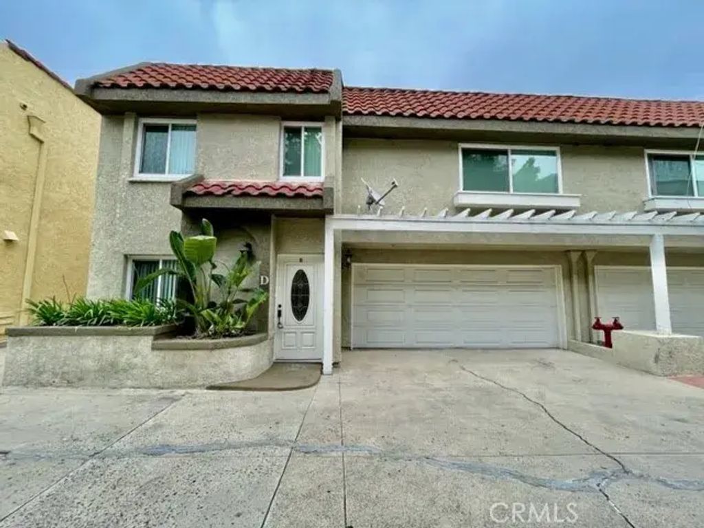 2558 Orange Avenue E, Costa Mesa