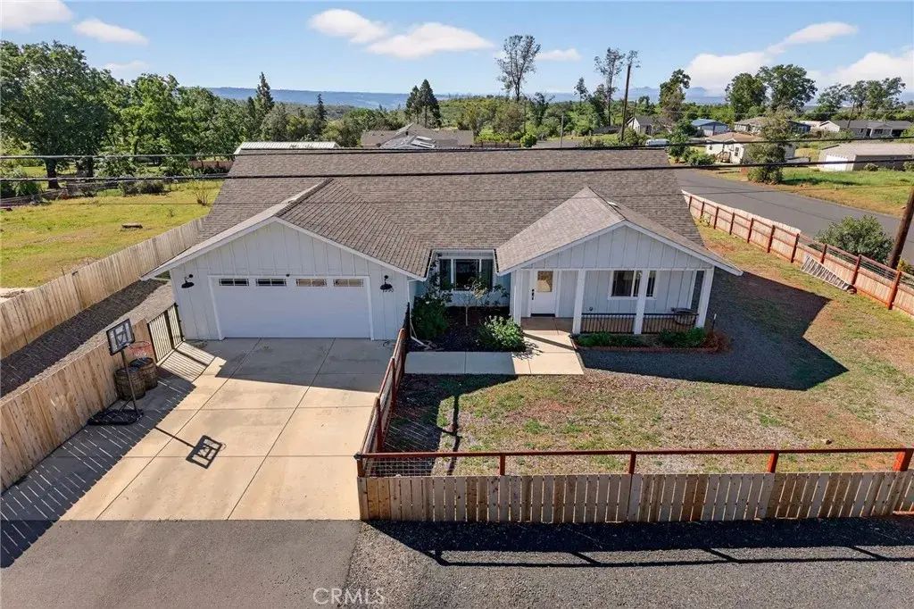 1390 Bennett, Paradise