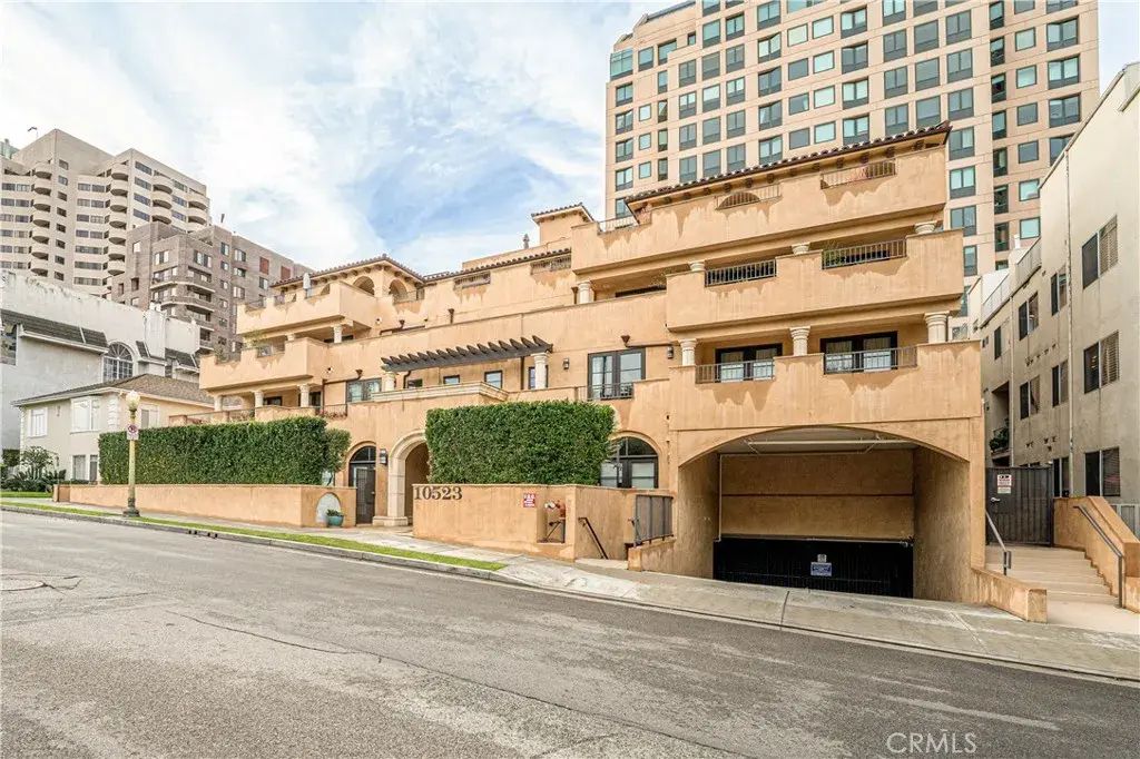 10523 Ashton Avenue 202, Los Angeles