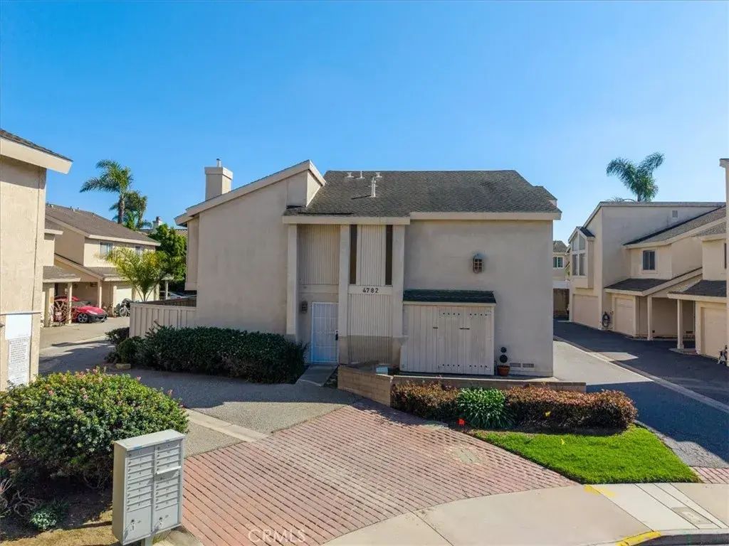 4782 James, Huntington Beach