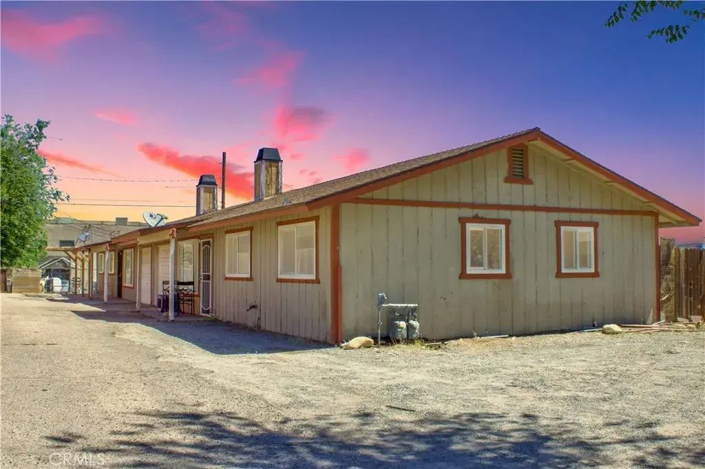 16594 Vine, Hesperia