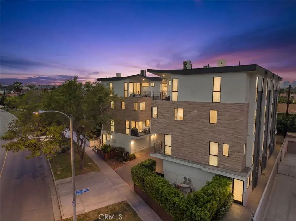 5153 W Redondo Court, Los Angeles