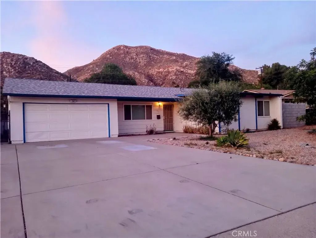 657 Glenhill Drive, Riverside