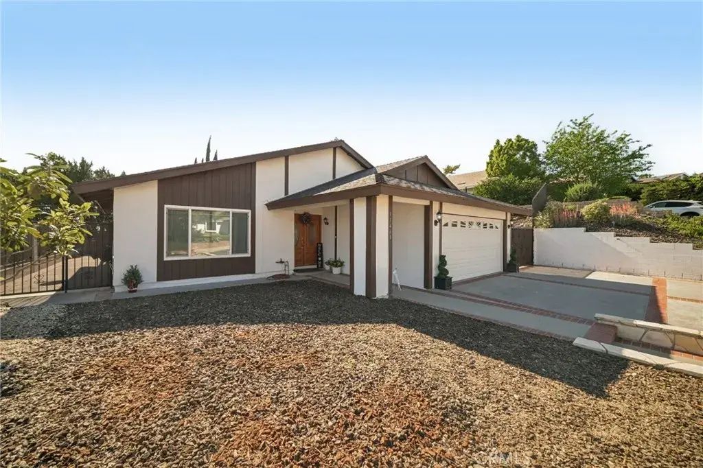 11461 Amigo Avenue, Porter Ranch