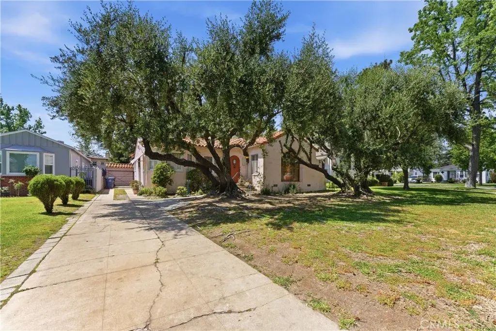 21 Halsted, Alhambra