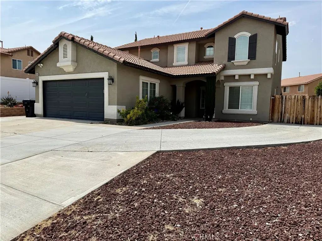 12244 Knobhill, Victorville