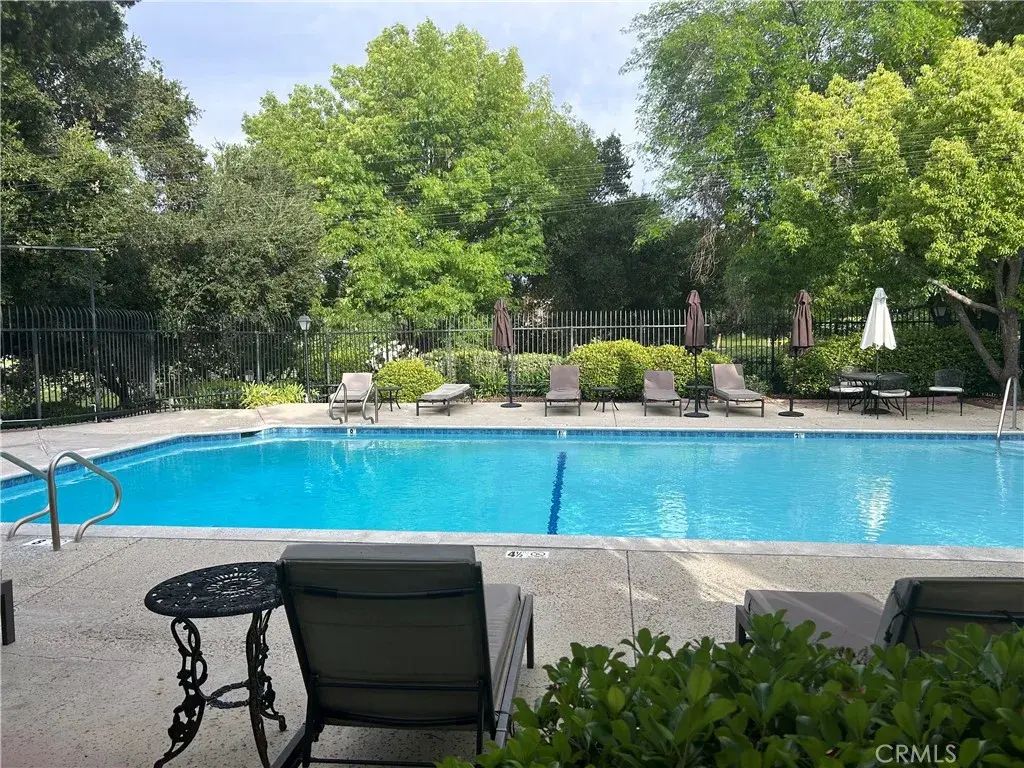 23663 Park Capri 135, Calabasas