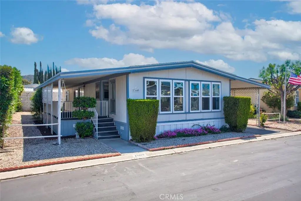 21440 W Brier, Saugus