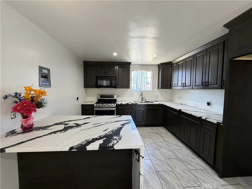 38621 Puerta, Palmdale