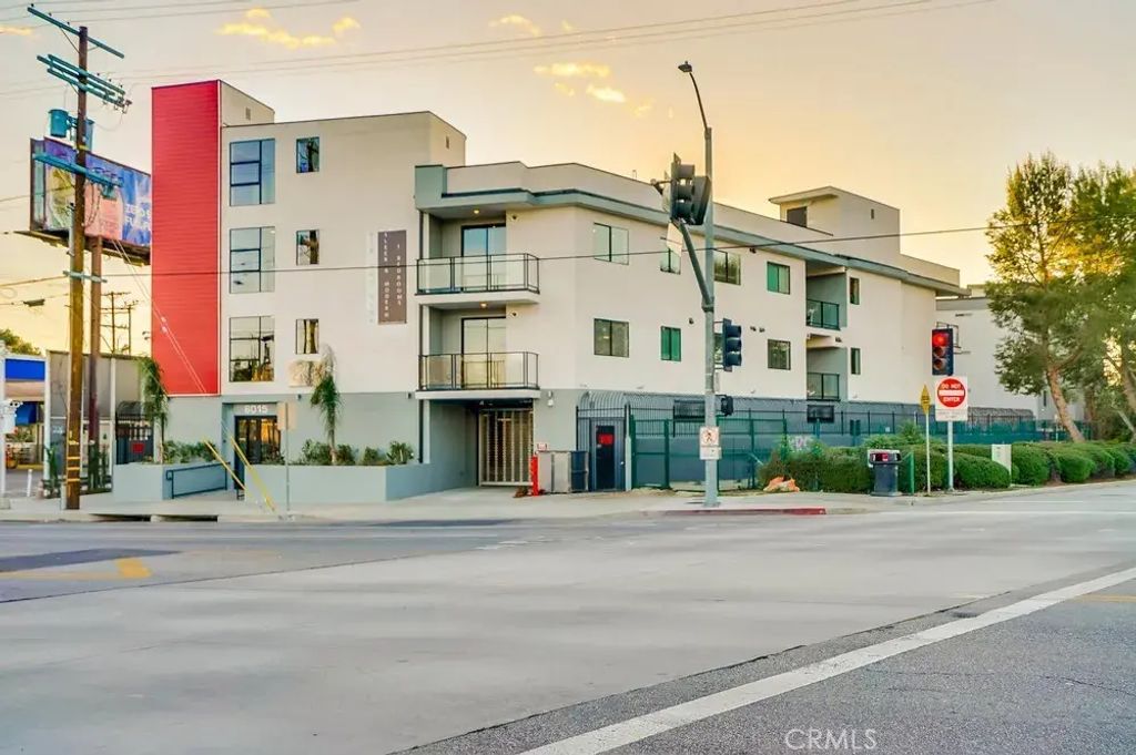 6015 Woodman Avenue 206, Van Nuys