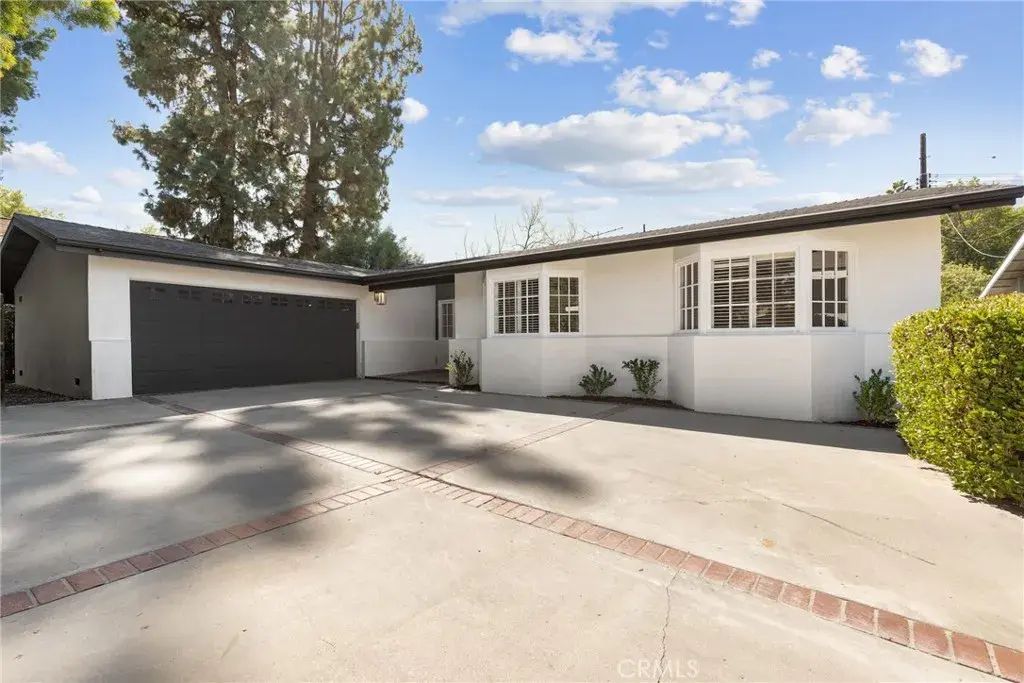 23312 Ostronic, Woodland Hills