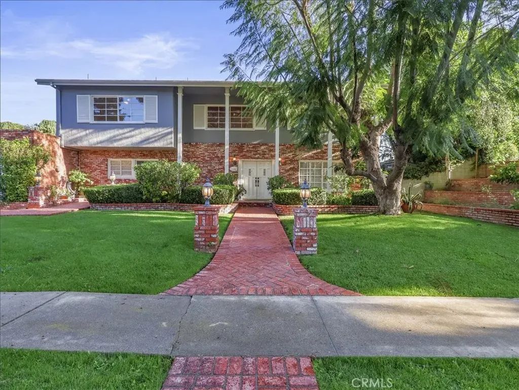 23301 Blythe Street, West Hills
