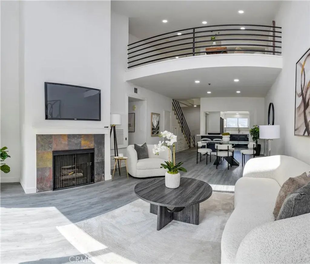 2915 Montrose Avenue 525, Glendale