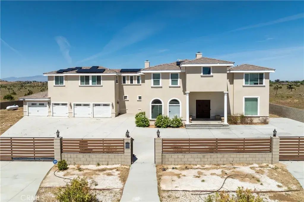 3125 West M15 Avenue, Lancaster